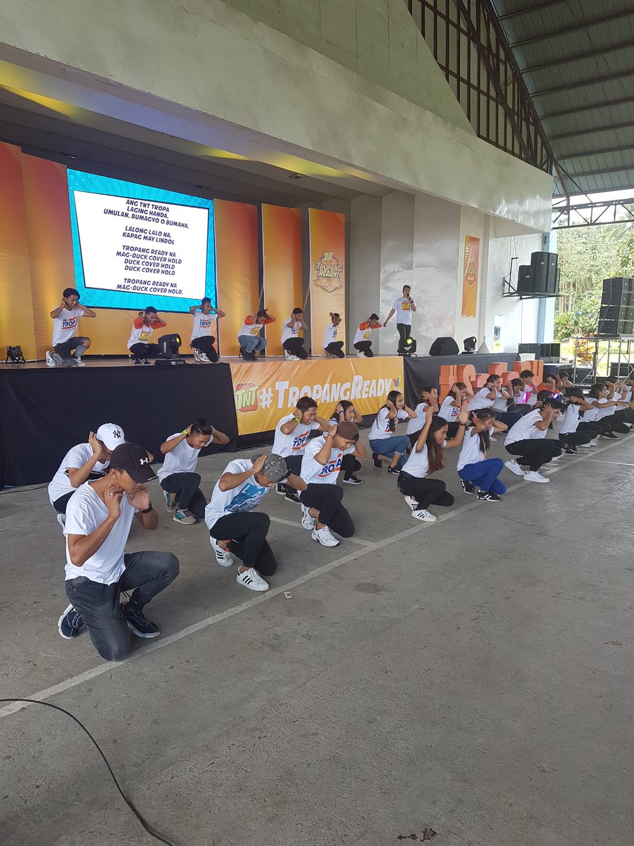 GetReadyPinas's tweet photo. #DuckCoverHold ang mga ka- #TropangReady sa Southern Leyte State U!
@SmartNewsroom
#GetReadyPINAS https://t.co/hDtPMlvZ9O