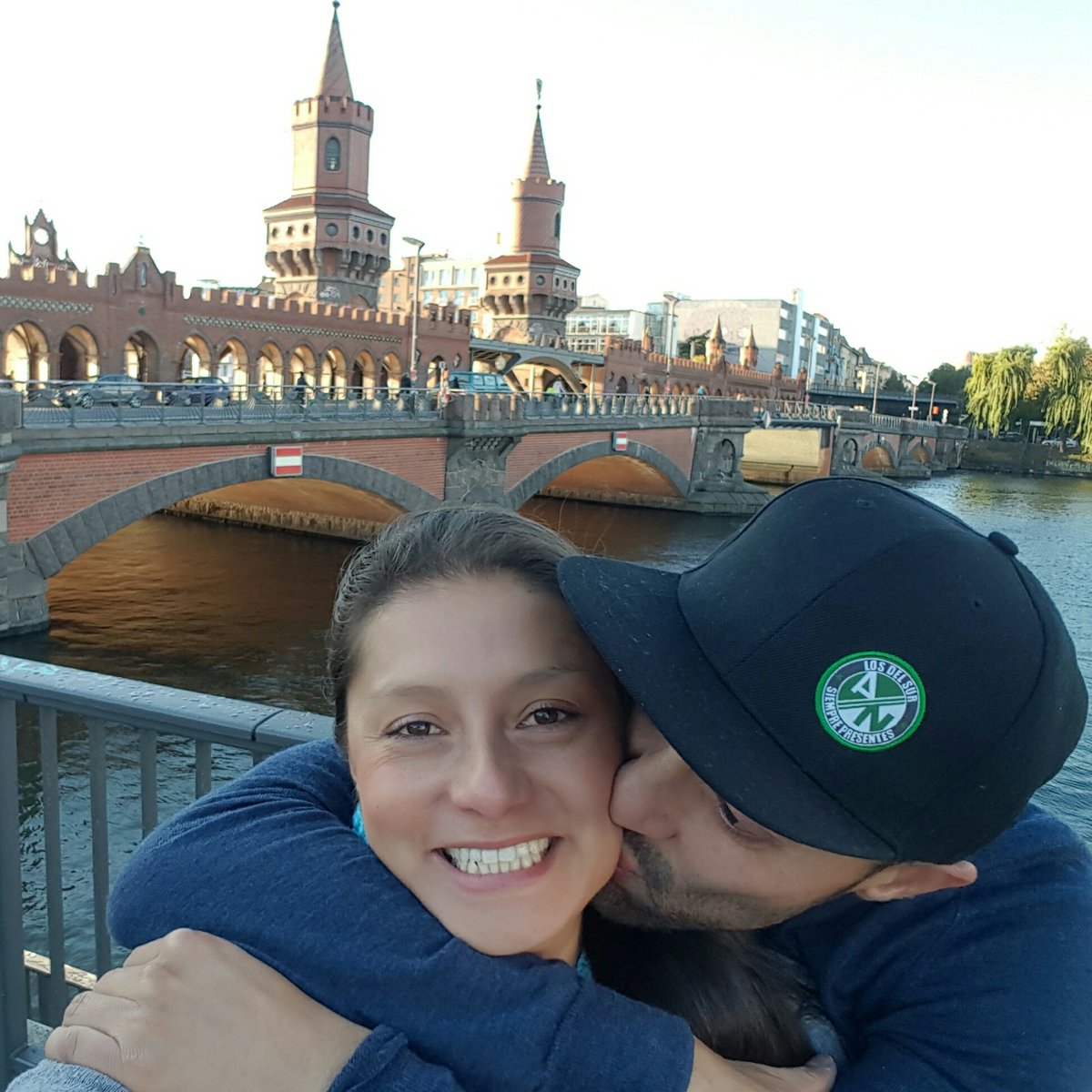 anrubianom's tweet photo. #NewProfilePic Oberbaum bridge, Berlin. With my 💓 https://t.co/0PJS1a7OiB