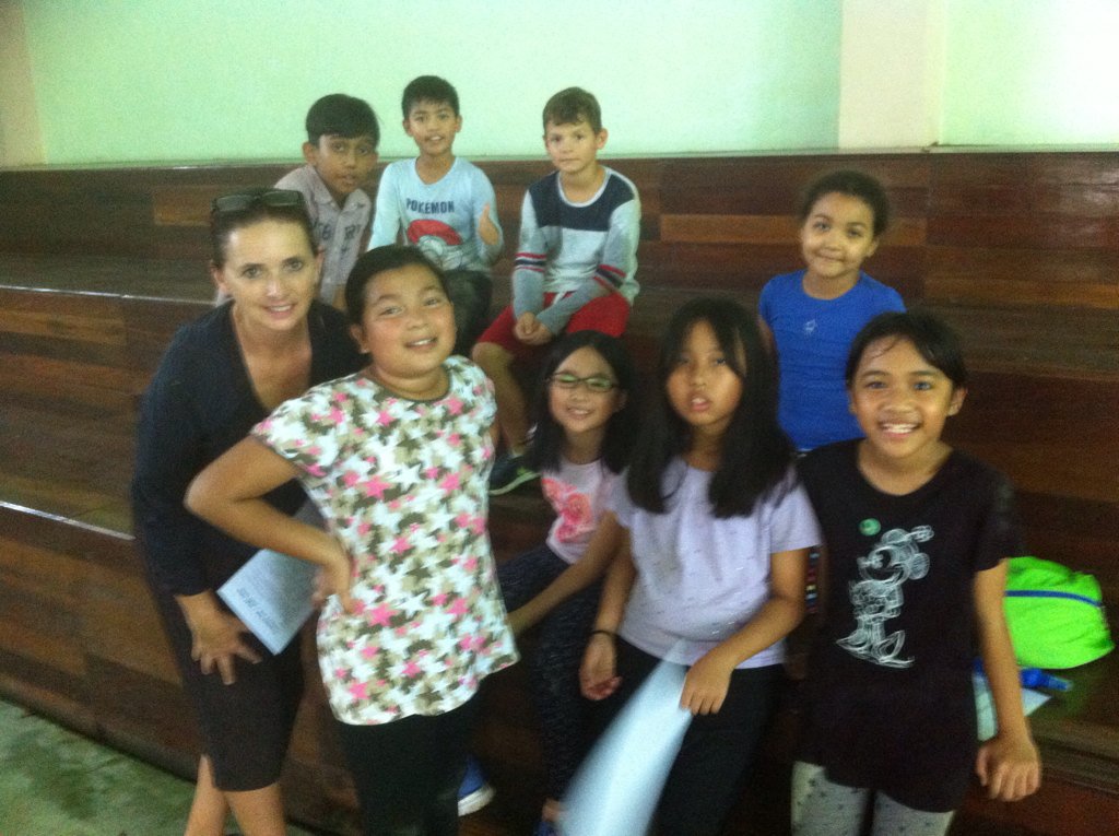 year5miritrip's tweet photo. A busy morning! Mrs Mann with a group working together to open a treasure box! https://t.co/8vKG6tgZF8