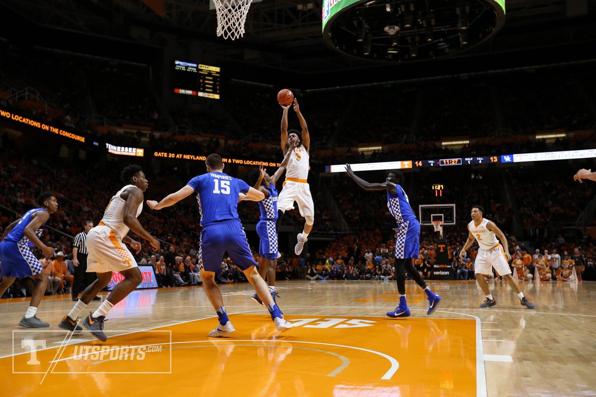 OutKickBets's tweet photo. FINAL: Tennessee knocks off No. 4 Kentucky 82-80! 🍊 https://t.co/nkg6SRZZvE