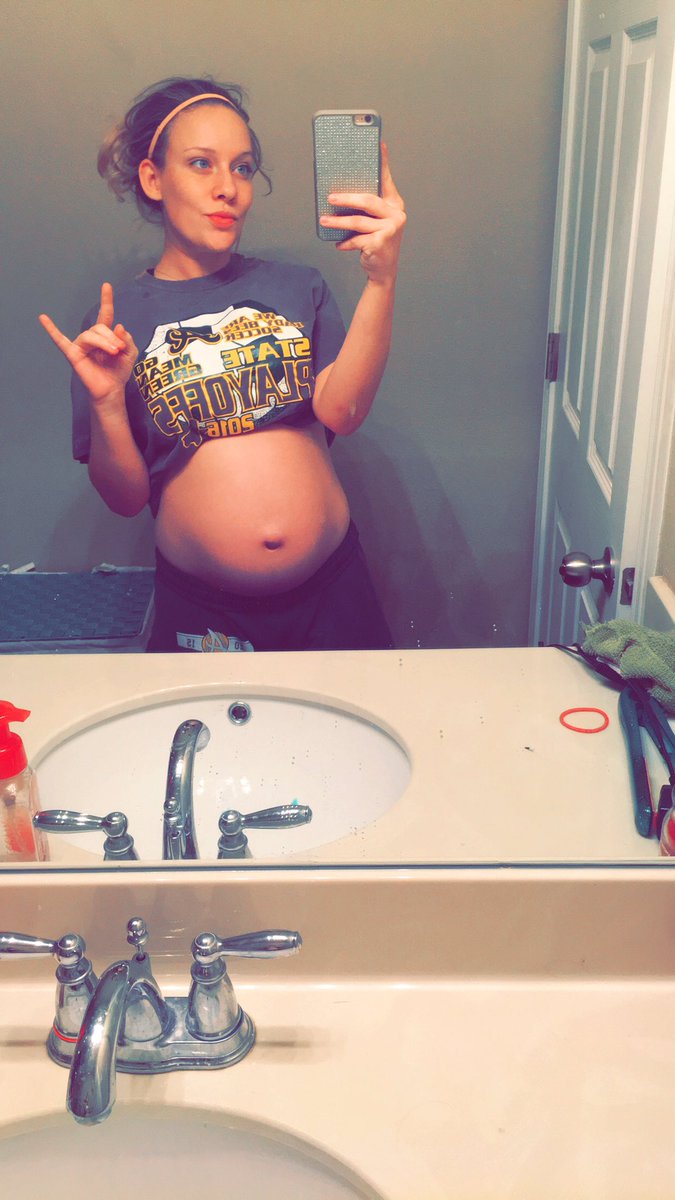 Flvwless_kate's tweet photo. Eww @ me💀💀 but liitle man and I taking things smoothly..rolling into 8 months next week🤘🏽 https://t.co/fmu6yFJHdp