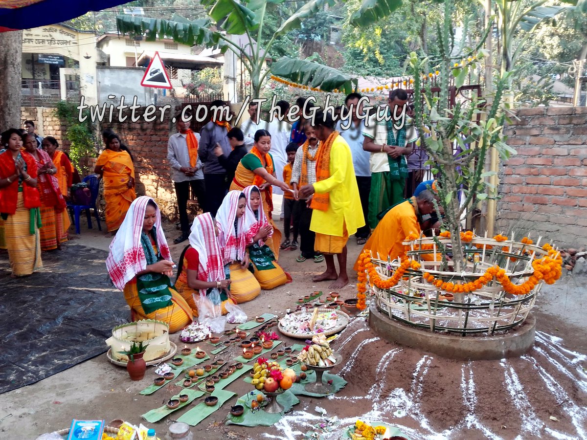 TheGhyGuy's tweet photo. Attended #Bodo community's #Bathou Puja at Langamara Than Nizarapar,Chanmari,Guwahati estd in 1860.#जै_बोराइ_बाथौ #Bathouism #AwesomeAssam https://t.co/Jp91sStj1R