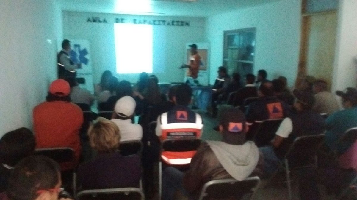 PCivilTlahuac's tweet photo. @RigoSalgadoV @SPCCDMX @TlahuacRenace con #Planeacion se presentan #Resultados 2016 recuperando #Imagen del personal PC https://t.co/rTVERa0wEM