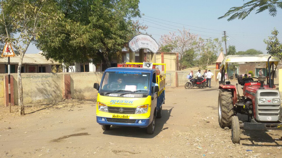 karanjagas's tweet photo. (NAGPUR TERRITORY) WE HAVE DO CYLINDER DELIVERY FOR RULER AREA  BY DELIVERY VAN WITH SPEAKER .(M/S KARANJA GAS , KARANJA) https://t.co/pOTT1CwAfn