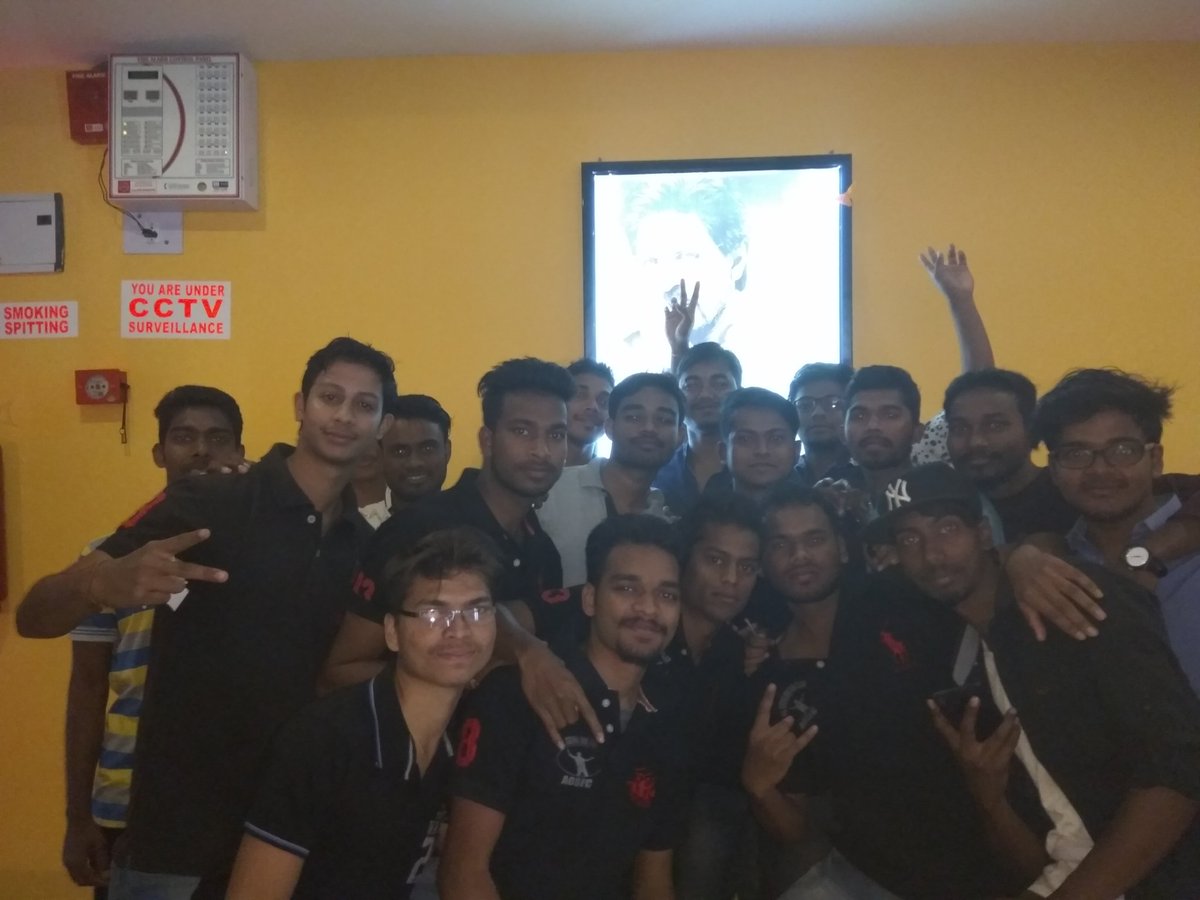 aosfcodisha's tweet photo. @iamsrk Feeling so pissed off😠first show cancelled.#PSR SUNDERGARH SUCKS.Moving to Jharsuguda,hope they have some tickets left 4 us @aosfc https://t.co/JmhmgoTvsj
