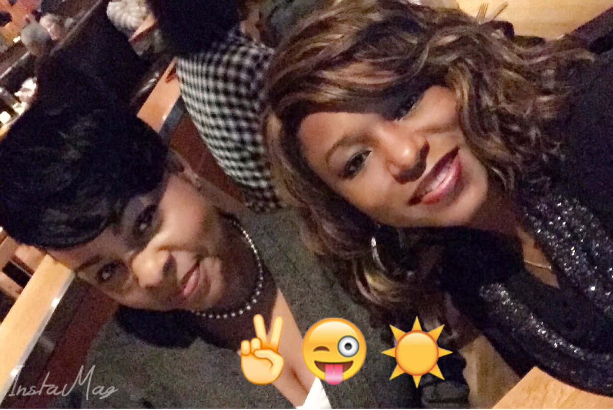 TonyaMcKenziePR's tweet image. Not too many people I will brave the 405 to see! #TnT @ZPHIBHQ #SistahSistah #Spring95 #TheBFF