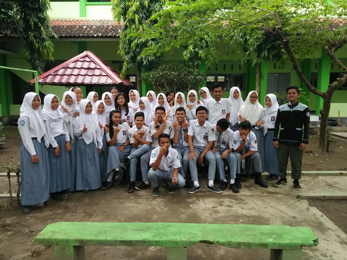 etosjogja's tweet photo. Etos Road to School Klaten

#KuliahTakGentar

@PendidikanDD 
@beastudiDD https://t.co/LEKEiCFytZ