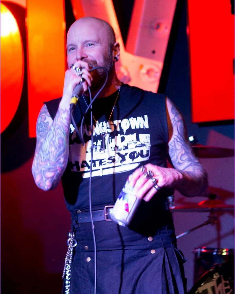 DevilWarning's tweet image. Scotty at the NAMM You All To Hell Tour. #thedevilswarning #vocals #vocalist #frontman #music #musician #concert #beard #tattoo #piercings