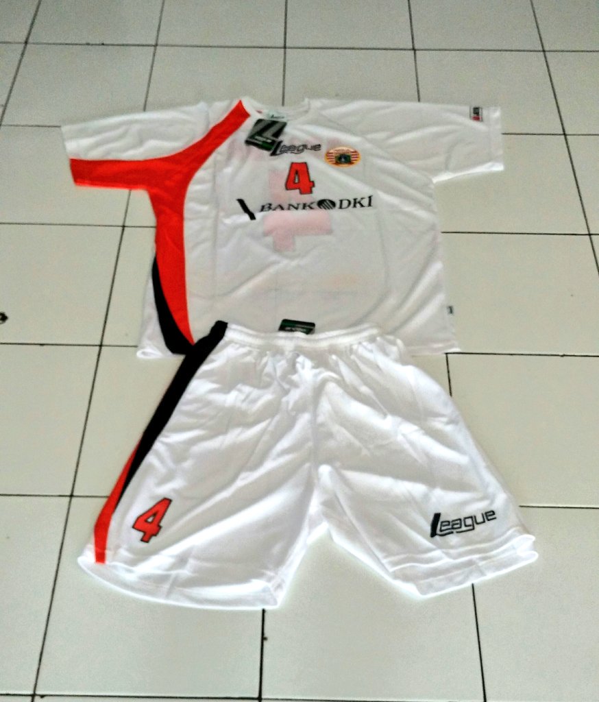 Satu stel Jersey Original League Abanda Herman • NEW • size XL • IDR 350k