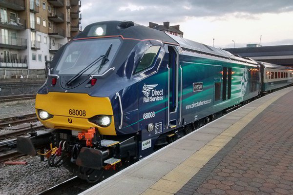 anshanjohn's tweet photo. Chiltern Railways DRS 68008 on London Marylebone-Banbury service. https://t.co/sateVmg1BX