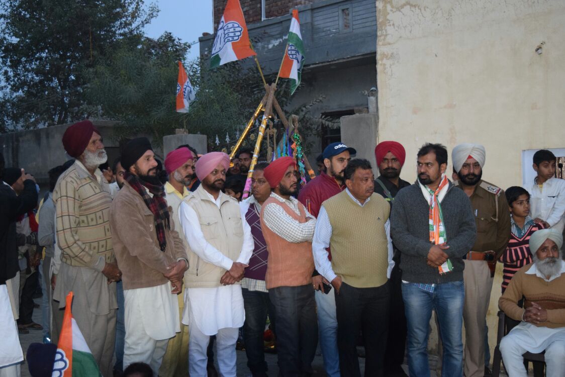 BBBhattal's tweet photo. ਰਿਫਊਜੀ ਕਲੌਨੀ ਵਿਖੇ ਵਾਰਡ ਨੰਬਰ 10 ਵਿੱਚ ਲੋਕ ਕਾਂਗਰਸ ਦੇ ਨਾਲ। https://t.co/azOkxgVPCf
