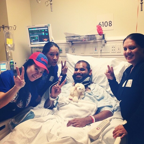 RikDaddy's tweet photo. Is that @1040girl &amp; @clipsluv giving the #FightOn sign with @39thFloor &amp; @Krish1229 ✌🏻😱 lol #RIP #JLeezy #JennLA https://t.co/G7gKJNUIeR