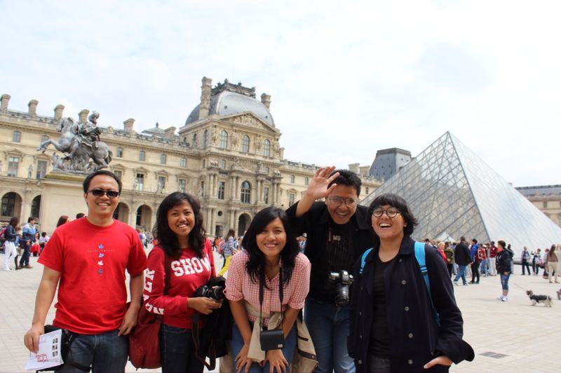 arcisus's tweet photo. Senyum Mona Lisa di Museum Louvre, Paris #Jalanjalan #KelilingDunia #Travelling… https://t.co/w4H71vpbAh https://t.co/YLGNASoNd9