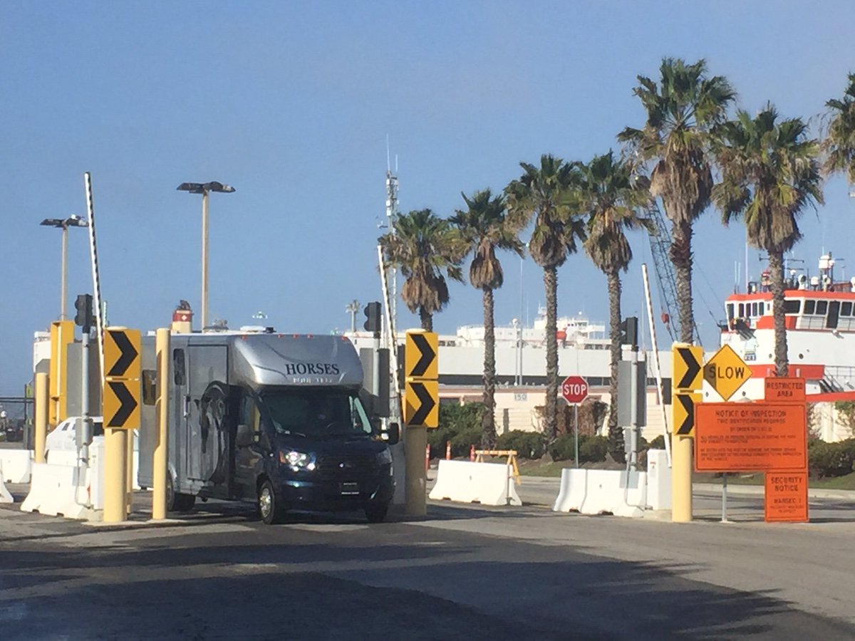 DtrailerL's tweet image. VISION  has landed in the US - Equi-trek LTD 's Small Horse Box!