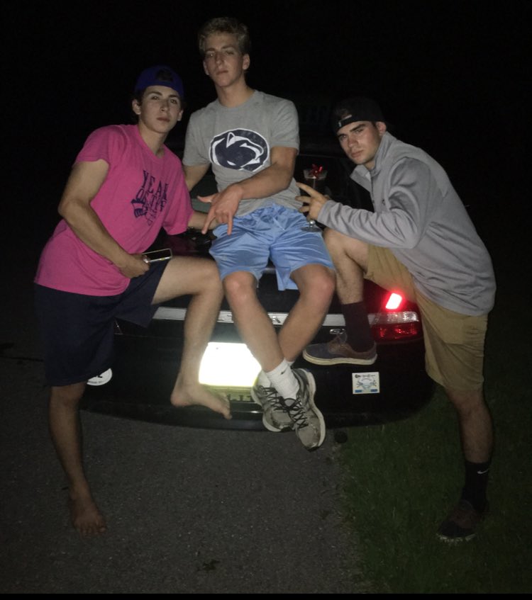 WR0LB's tweet photo. Happy birthday @masongarcia17 I have little pictures to display publicly so here you go #Ripaltima https://t.co/us3AwmdMIn
