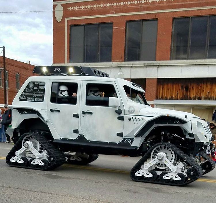 R1Concepts's tweet photo. If storm troopers had a jeep.
Owner: @kegmedia
Brakes: #eLINEseries brake rotors
#kegmedia #arcticfrog #mattracks #starwars #stormtroopers https://t.co/Eb8gP3T1rh