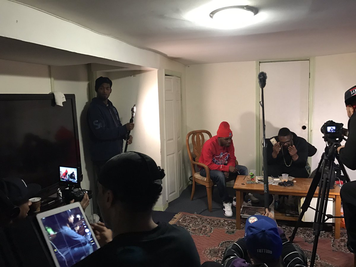 heres2thethrone's tweet photo. Back at it #heres2thethrone #season2 working on #episode1 getting to it knocking these scenes out 💯💯🎬🎬🎥🎥 https://t.co/rui8im8Rh8 https://t.co/h9fCL0Yd0t