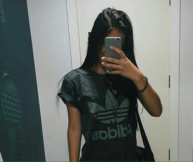 Manuvmh's tweet photo. BUTTS👽 https://t.co/dunZgXqVU7