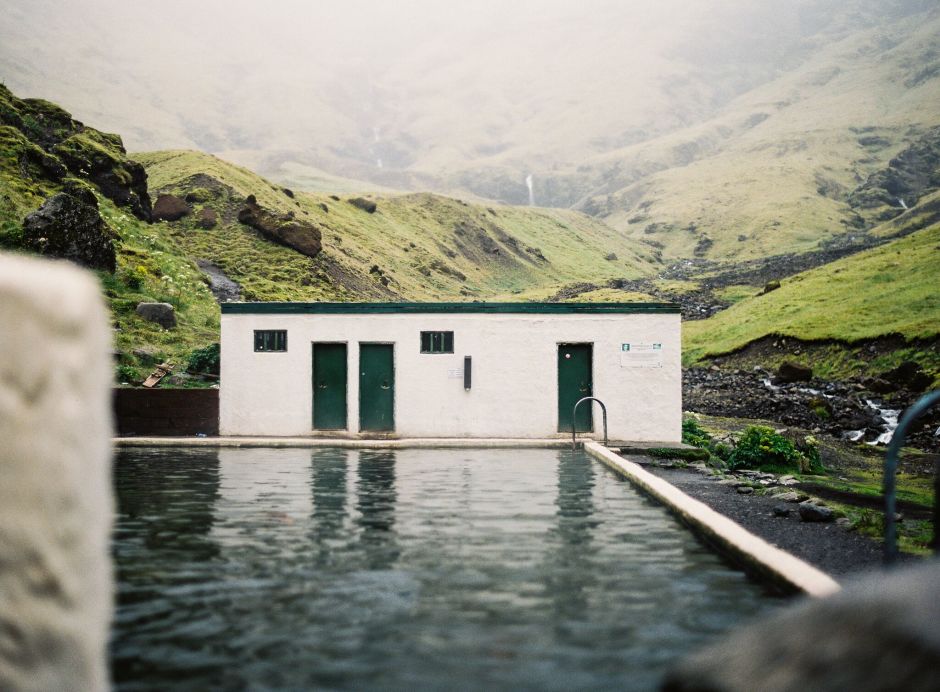 airows's tweet photo. 20 stunning photos that'll make you want to adventure in Iceland: https://t.co/KEvlxfmWAZ https://t.co/lLm6cd9mz5