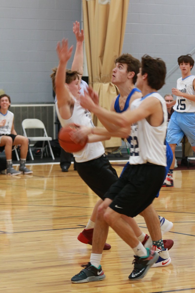 extra_crispy_22's tweet photo. @joshuancollier #eurostepping all over them tonight @kwbc_srhigh #goteam @KWBCRec https://t.co/FxxhiLxbhv