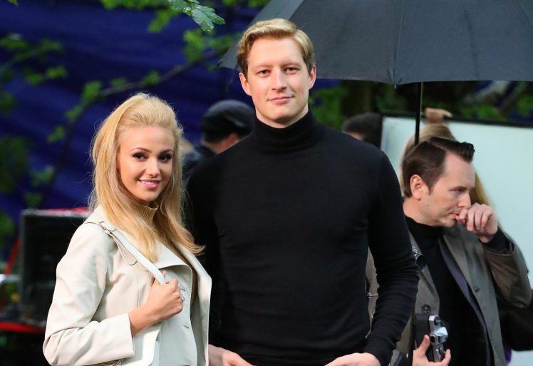Ajarncom's tweet photo. Tina and Bobby.
Three-part drama on the life and ups and downs of England world cup captain Bobby Moore.
#UKTV https://t.co/qhyfBKVtj5