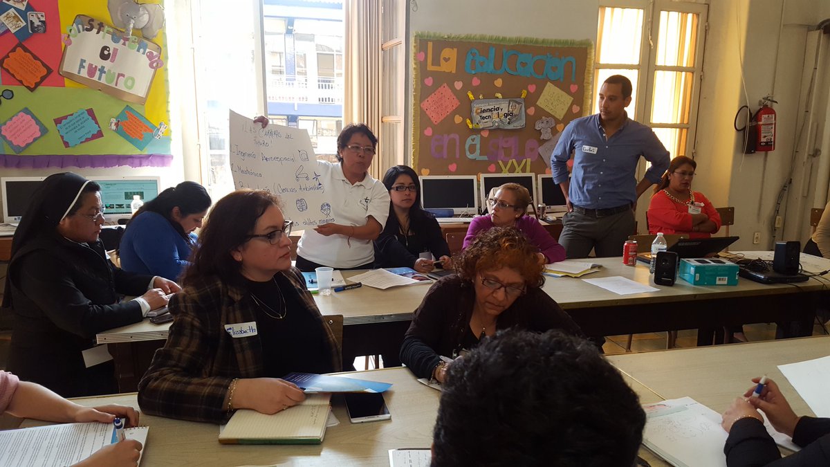 vargasca91's tweet photo. Empieza el año enseñando con #STEM como los maestros de #MentorPlace con #TeachersTryScience @ibm_mx @citizenIBM #IBMCitizenLA https://t.co/qOS2hGjTvz
