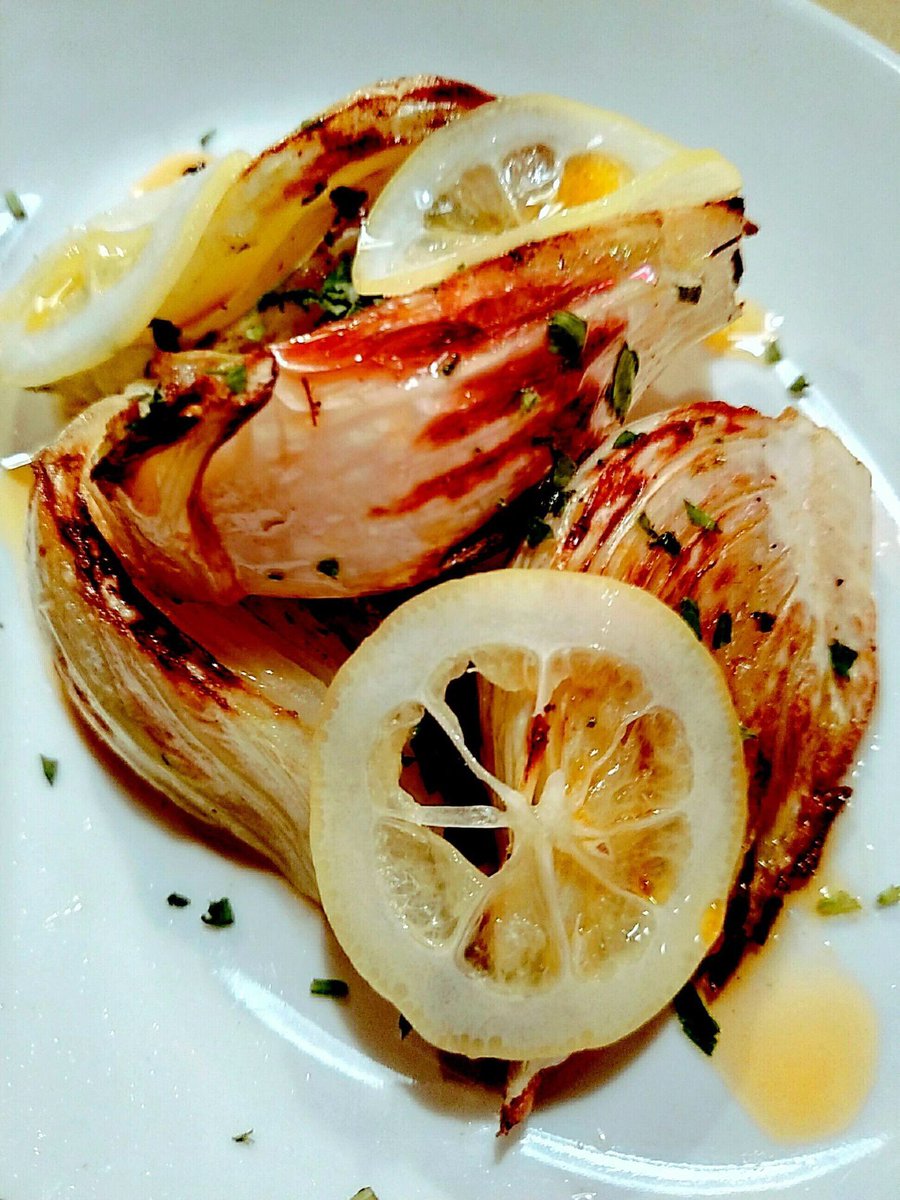 TheParlorDf's tweet photo. Get this: wood roasted fennel, pickled garlic vinegar, chili oil &amp; preserved lemon #westchester #lohud #eeeeeats #veggies #theparlordf #food https://t.co/hUgKe73ncl