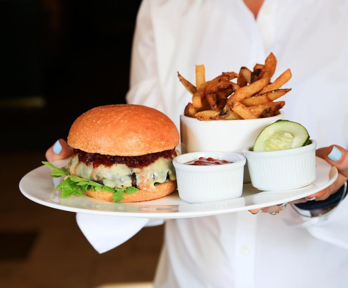 Freud_NYC's tweet photo. Get our Freud burger with Farmhouse Cheddar, Onion Jam, and Pommes Frites 🍔😍 https://t.co/ZoTMaI338a