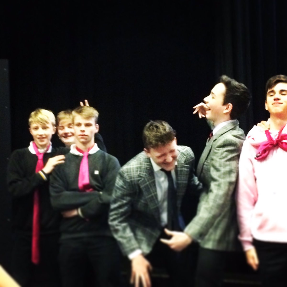 DStringerDRAMA's tweet photo. #pronoun #sneakpeak #ticketsonsalenow @PRONOUN_play @amoontainview @DorothyStringer https://t.co/LY8EI4s2Ld