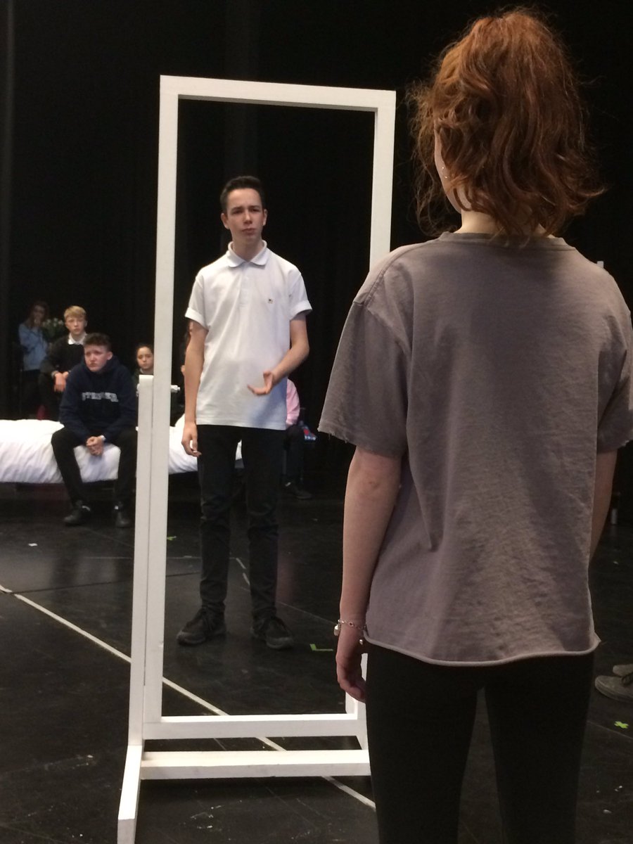 DStringerDRAMA's tweet photo. #pronoun #sneakpeak #ticketsonsalenow @PRONOUN_play @amoontainview @DorothyStringer https://t.co/LY8EI4s2Ld