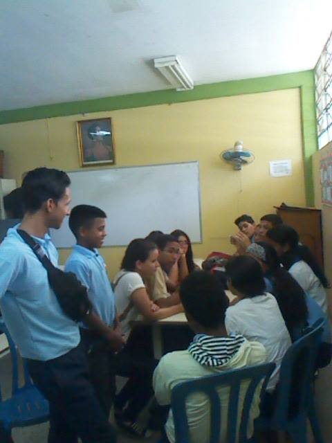 ReyberJCastillo's tweet photo. Reunion Voceros Estudiantiles U.e. "Cecilia Mujica"
#JuventudObeActiva @OBEYaracuy @NicolasMaduro @JULIOLEONYARA @FEVEEM https://t.co/j4sQARXacr