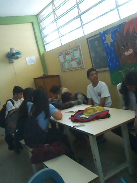 ReyberJCastillo's tweet photo. Reunion Voceros Estudiantiles U.e. "Cecilia Mujica"
#JuventudObeActiva @OBEYaracuy @NicolasMaduro @JULIOLEONYARA @FEVEEM https://t.co/j4sQARXacr