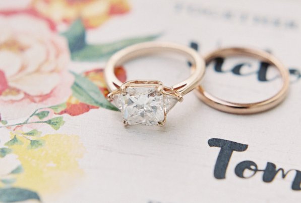 stylemepretty's tweet image. Hot Pink Wedding? Oh yes you can! stylemepretty.com/2017/01/16/hot… Photo: @christinedonee