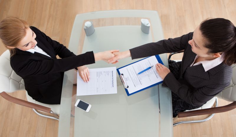 Tips Atasi Deg-degan saat Wawancara Kerja Pertama okz.me/CXvns