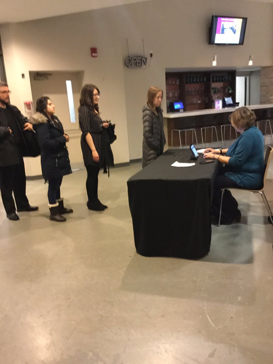 MohawkAlumni's tweet image. Ready for our first 2017 Backpack to Briefcase event! #interviewintelligence it&apos;s shaping up to be a full house!