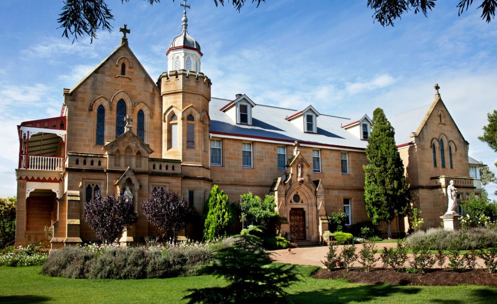 CandCliving's tweet photo. Traditional country house wedding locations in Australia https://t.co/2ZRLfE8mjS 
via @StayAtHomeMum #weddings #country https://t.co/6EbMQadM84