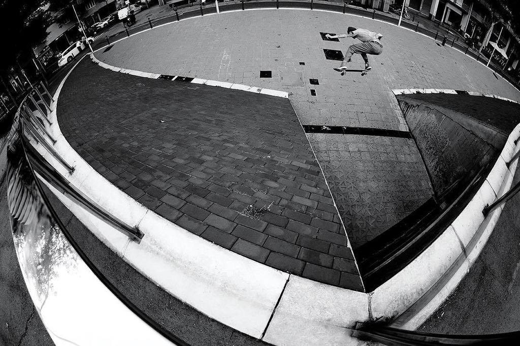 TransWorldSKATE's tweet photo. Vote for Best Video of 2016 at https://t.co/e2RJQEcnsE. @sorry_entertainer as seen in #TWSSubstance. 📸… https://t.co/S0QlarbYBr https://t.co/gPQLpi6UdG