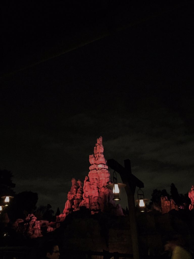 harryasdisney's tweet photo. Big Thunder Mountain : Disneyland https://t.co/IydHAjJb9G