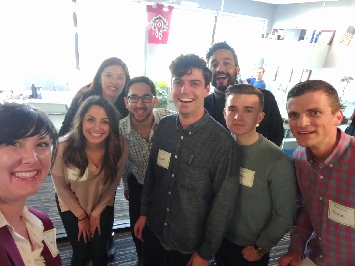 Glassdoor's tweet photo. Big welcome to our new hires, plus a photobomb from our CEO @bobhohman! #insidegd https://t.co/kTyctEdI8c
