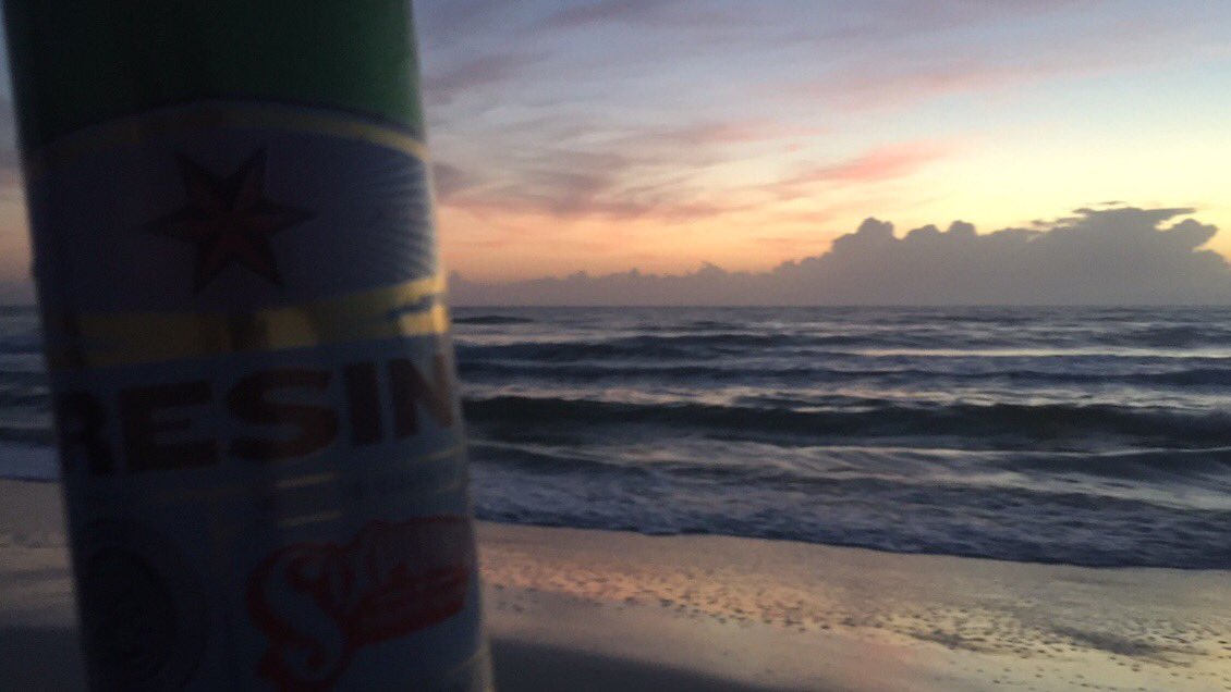 lisadrewniak's tweet photo. Listening to @ThisIsRobThomas at sunset with #Resin on #TopBrewsTues @sixpoint
#VacaRocks #CapeSanBlas #DogFriendly https://t.co/uEguU8le7b