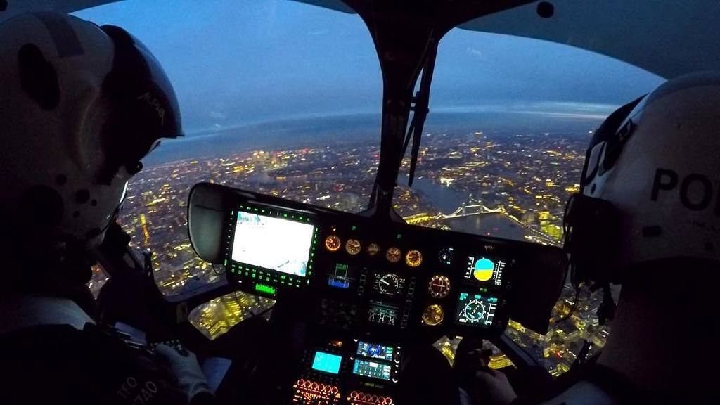 I had to share this unique perspective over London that <a href="/simonknightley/">simonknightley</a> got. Thanks for sh… bit.ly/2k2pWgU