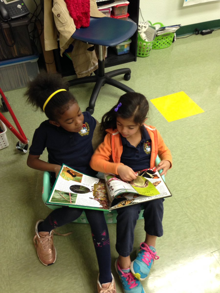 LauraABrandes's tweet photo. They love to read!@Life_Eagles @RuddAlmetria @KimRiepe https://t.co/JEaolUS5z5