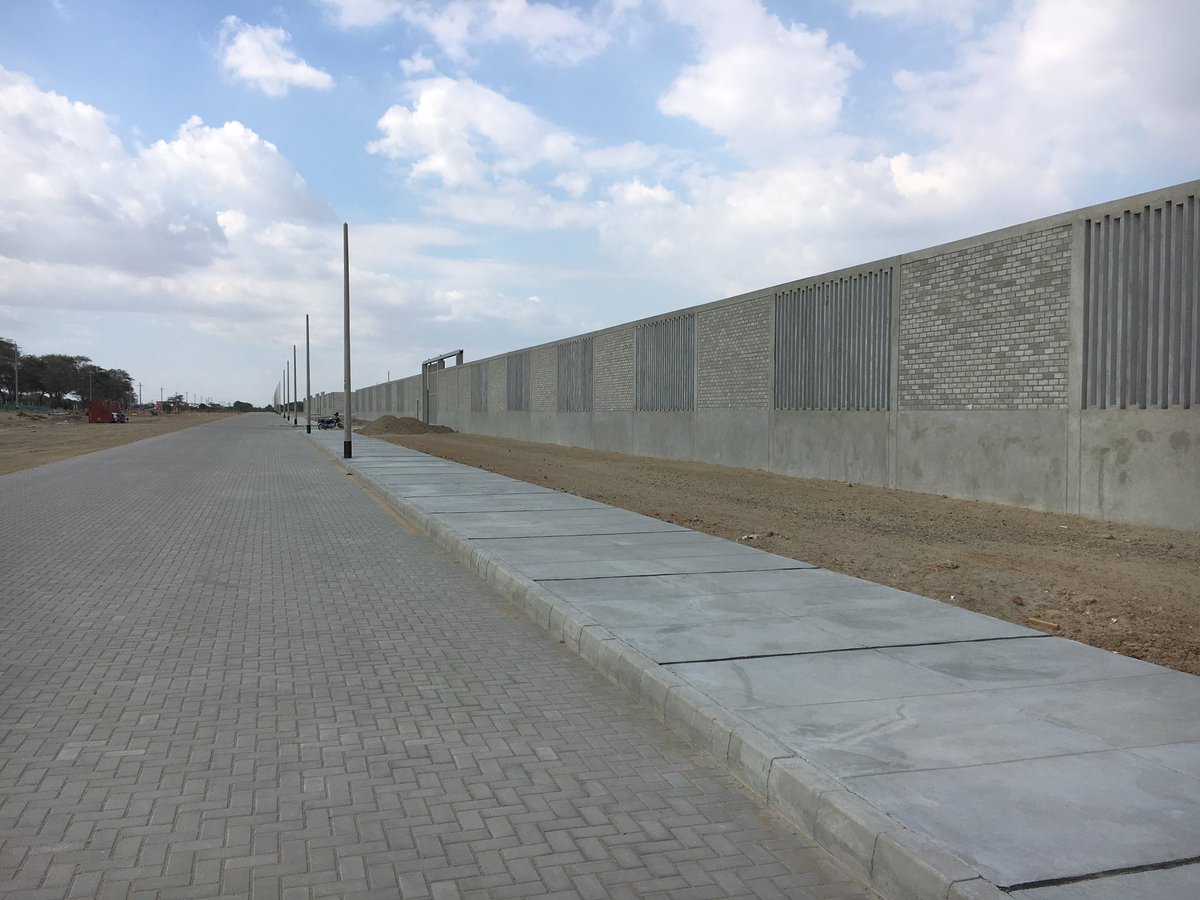 CVPROJECTSAC's tweet photo. Poligono Industrial Piura. Gerencia y Supervisión CV Project. Obra dentro de plazo y presupuesto. #cvproject https://t.co/gEV0Rp65r1