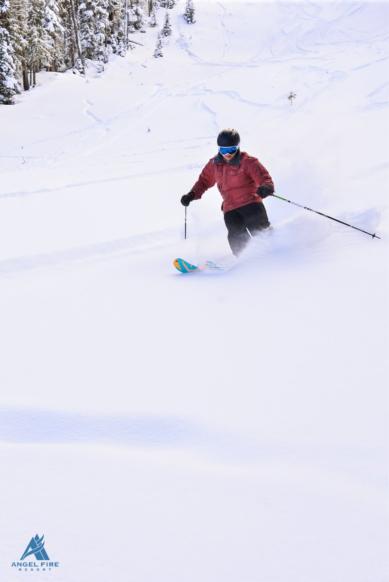 AngelFireResort's tweet photo. Over a foot of fresh snow in the last 60 hours makes for some great turns! #DaysWorthSharing #PowderDay #AFResort https://t.co/mEAa45TTag