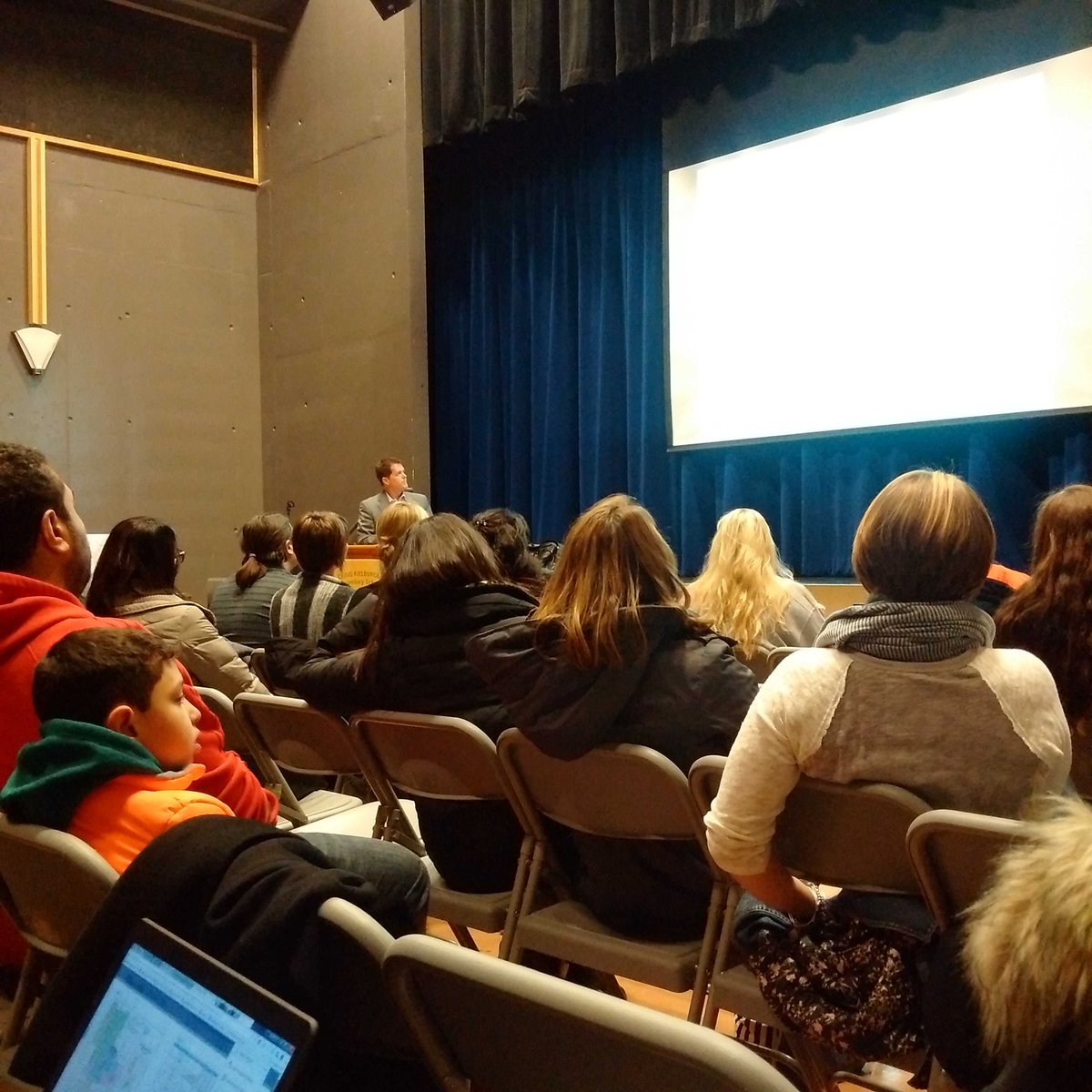 Full house tonight of parents wanting to learn more @ the Martin Street Boundary Review Public Consultation tonight
