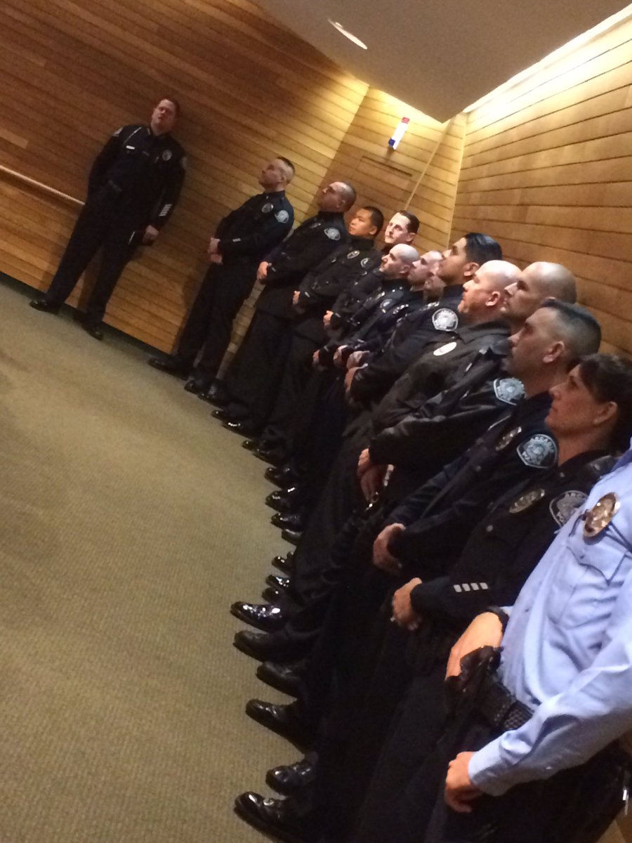 crowther439's tweet photo. Honored to see the @ArcadiaPD Honor Guard be recognized at the @CityofArcadiaCA Council Meeting tonight. Great turn out from fellow officers https://t.co/cRti4csnfe