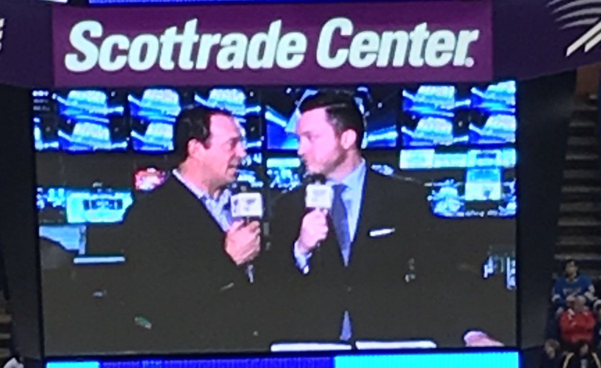 StrangeMailOnly's tweet image. When they look into each other's eyes, you can really feel the love here tonight. #pncsweepstakes