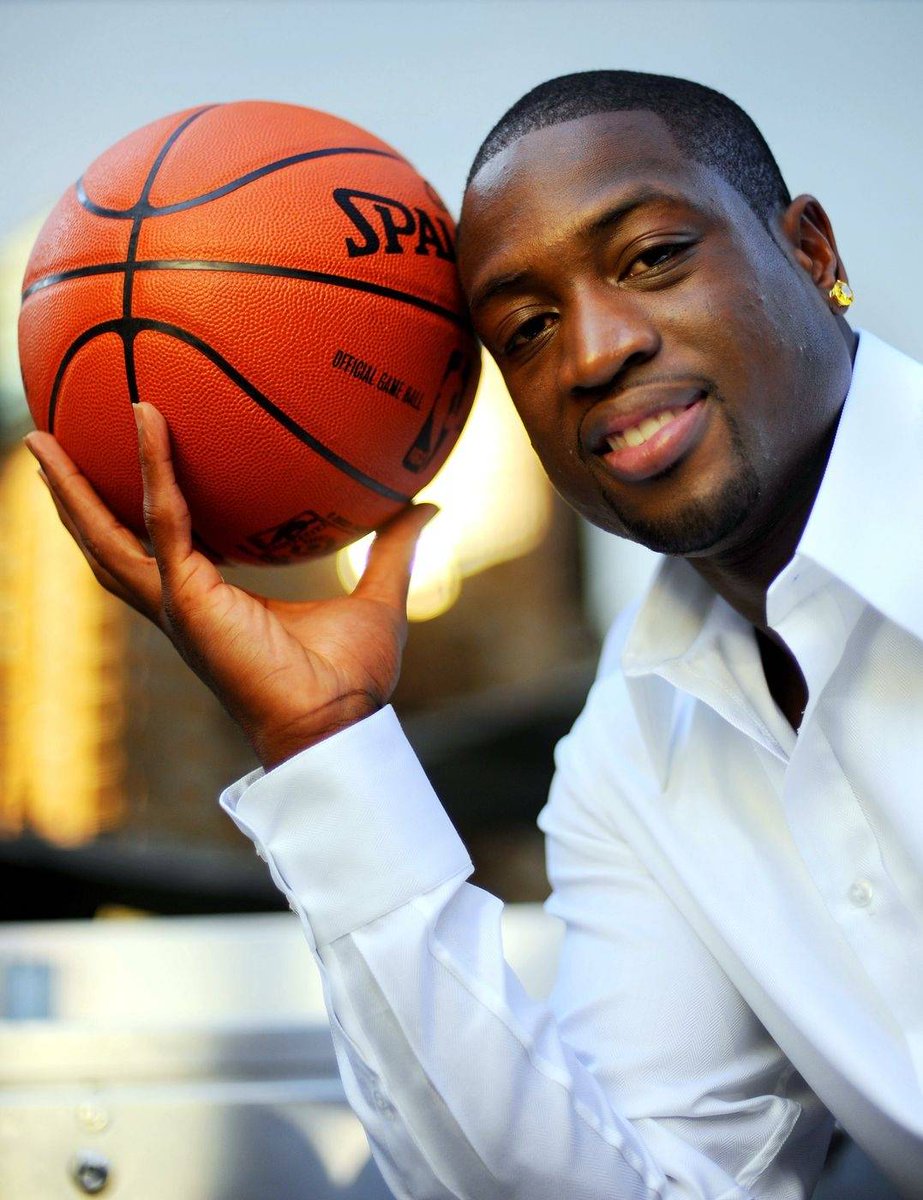 3p1EjEeS7OGz2Lt's tweet photo. Dwyane Wade #NBAVote https://t.co/oFw4mFZezg