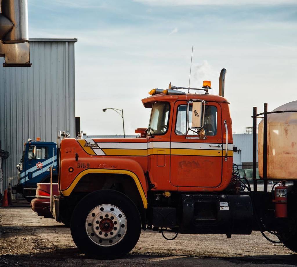 sangarts's tweet photo. Big Macks...
.
#mactruck #staytuned #pushyear #nikond800 #nikondslr #chicagophotographer #… https://t.co/y7xDjqDOjg https://t.co/zaE2wdCpCl