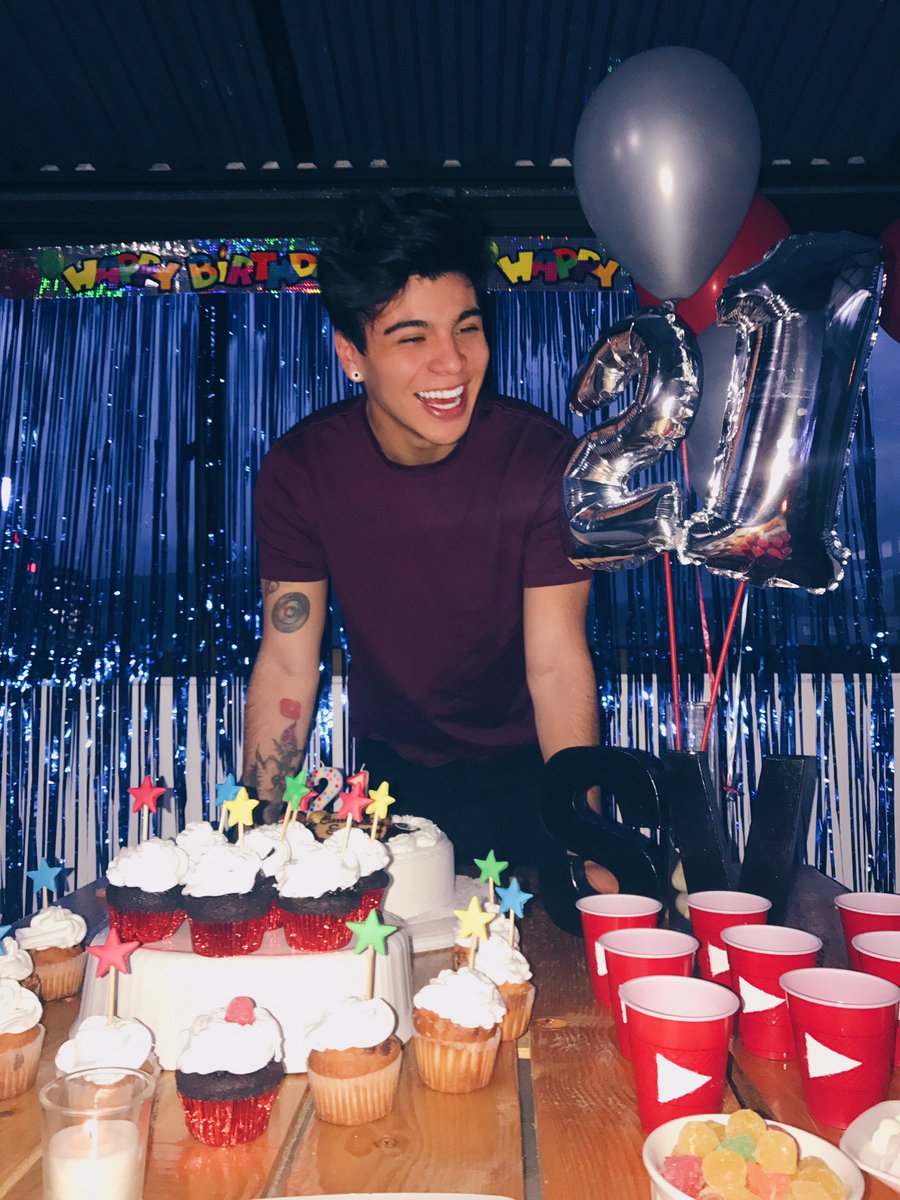 villalobossebas's tweet photo. Hoy son 21. https://t.co/3wBwJFRxva